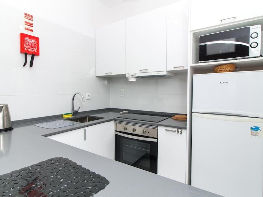 Central Apartment - Pool And Sea View & Albufeira Center Ngoại thất bức ảnh